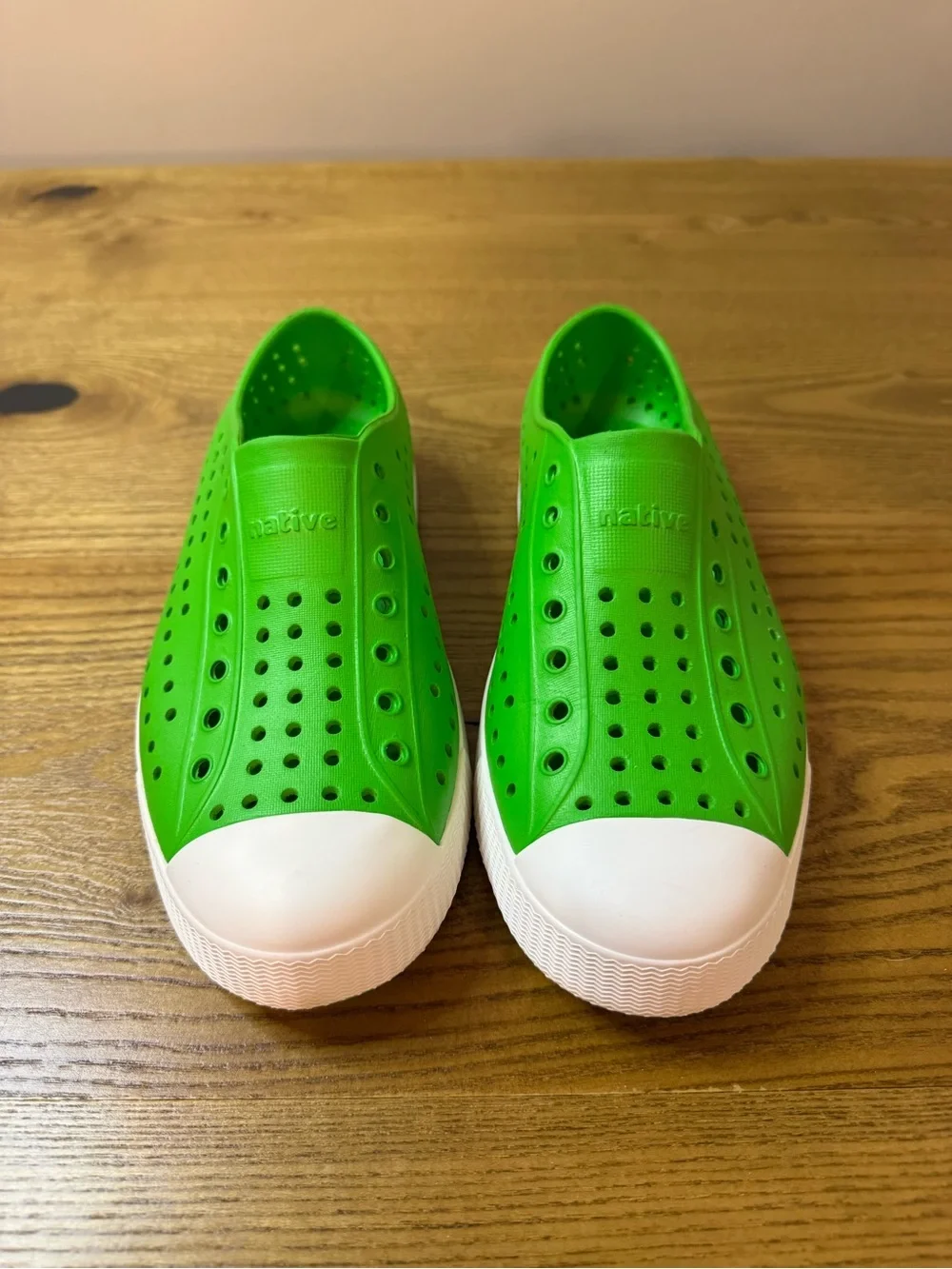Native Kids Slip-On Water Shoes in Bright Green 4Y